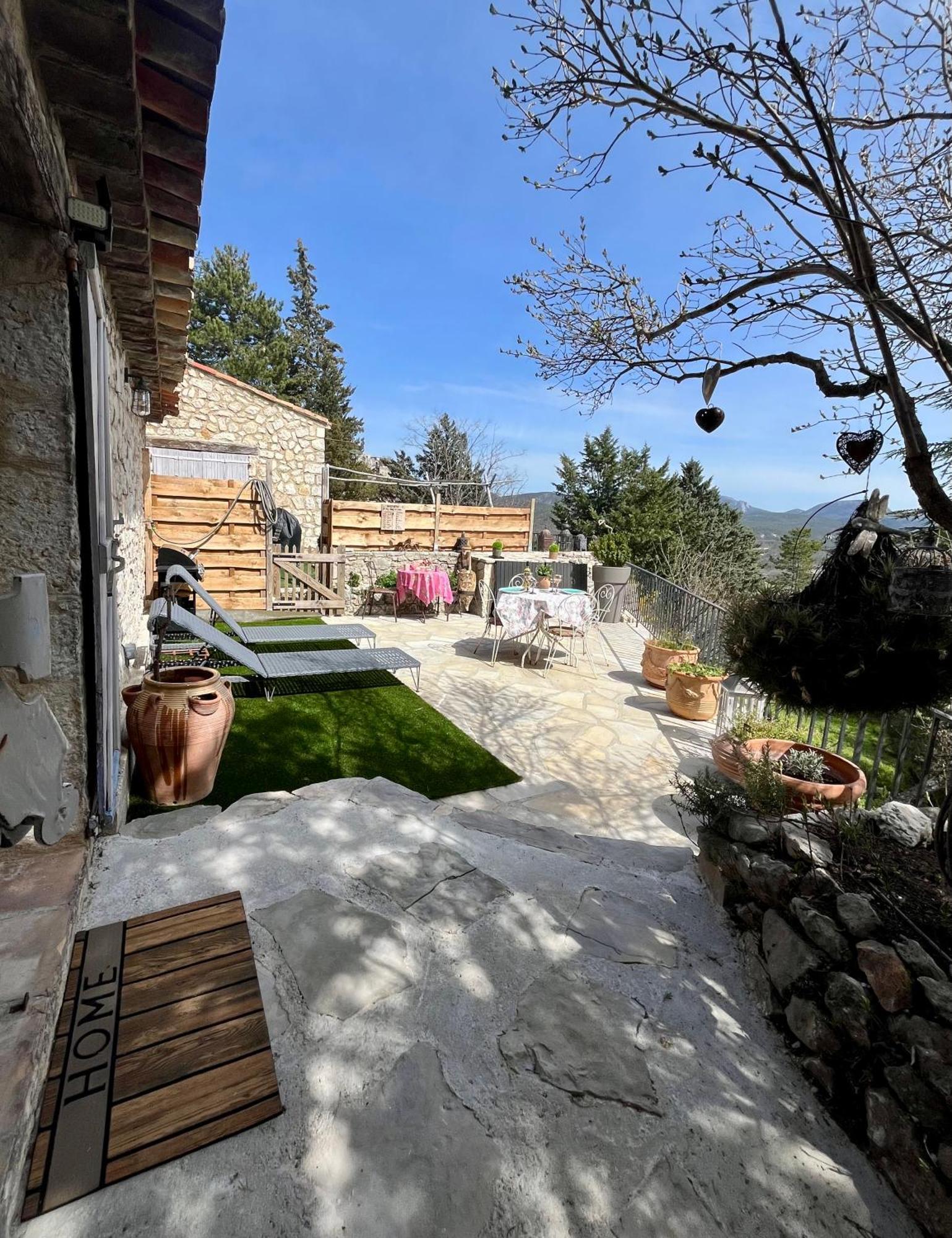 La Maison D'Eddy Et Caro Aux Portes Du Verdon Trigance Exterior foto
